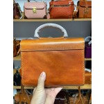 Handmade, thickened top-grain vegetable-tanned leather, heavily oiled waxed leather, hand-stitched tote bag